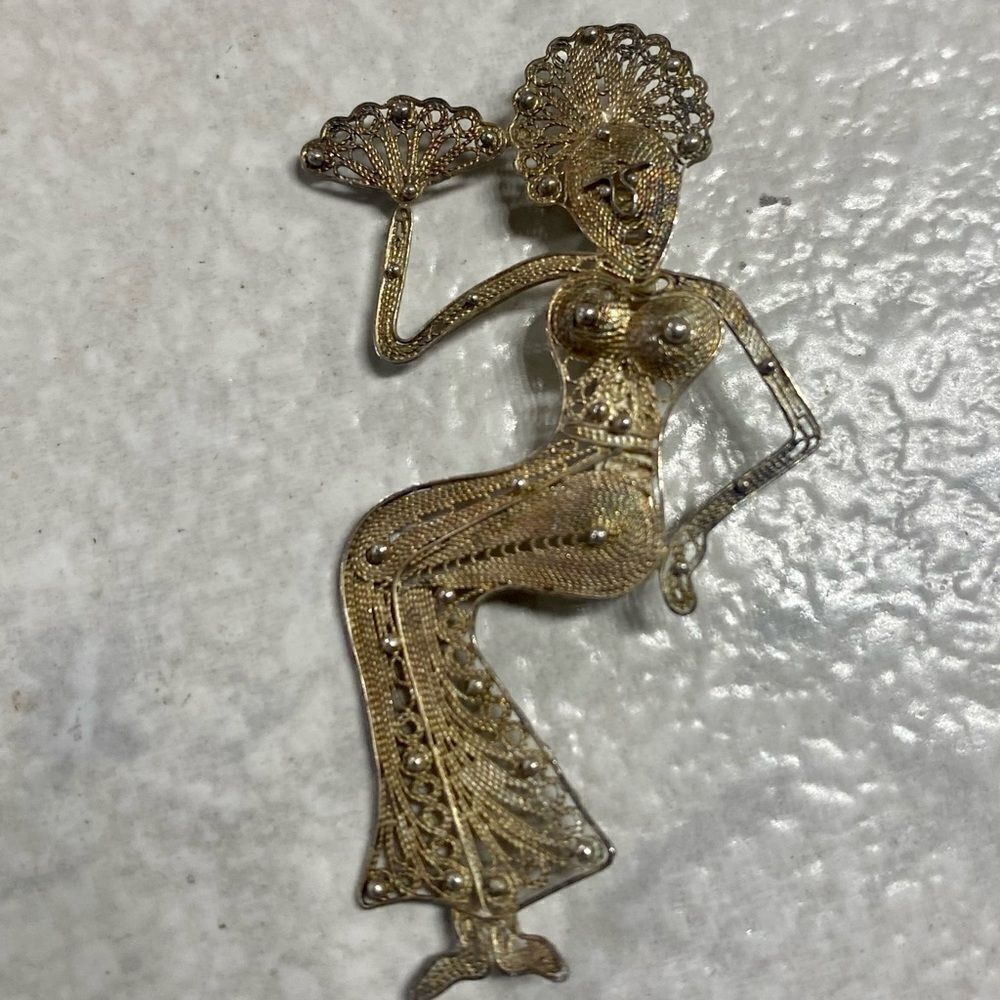 Vintage 1950s Siam Filigree Pin